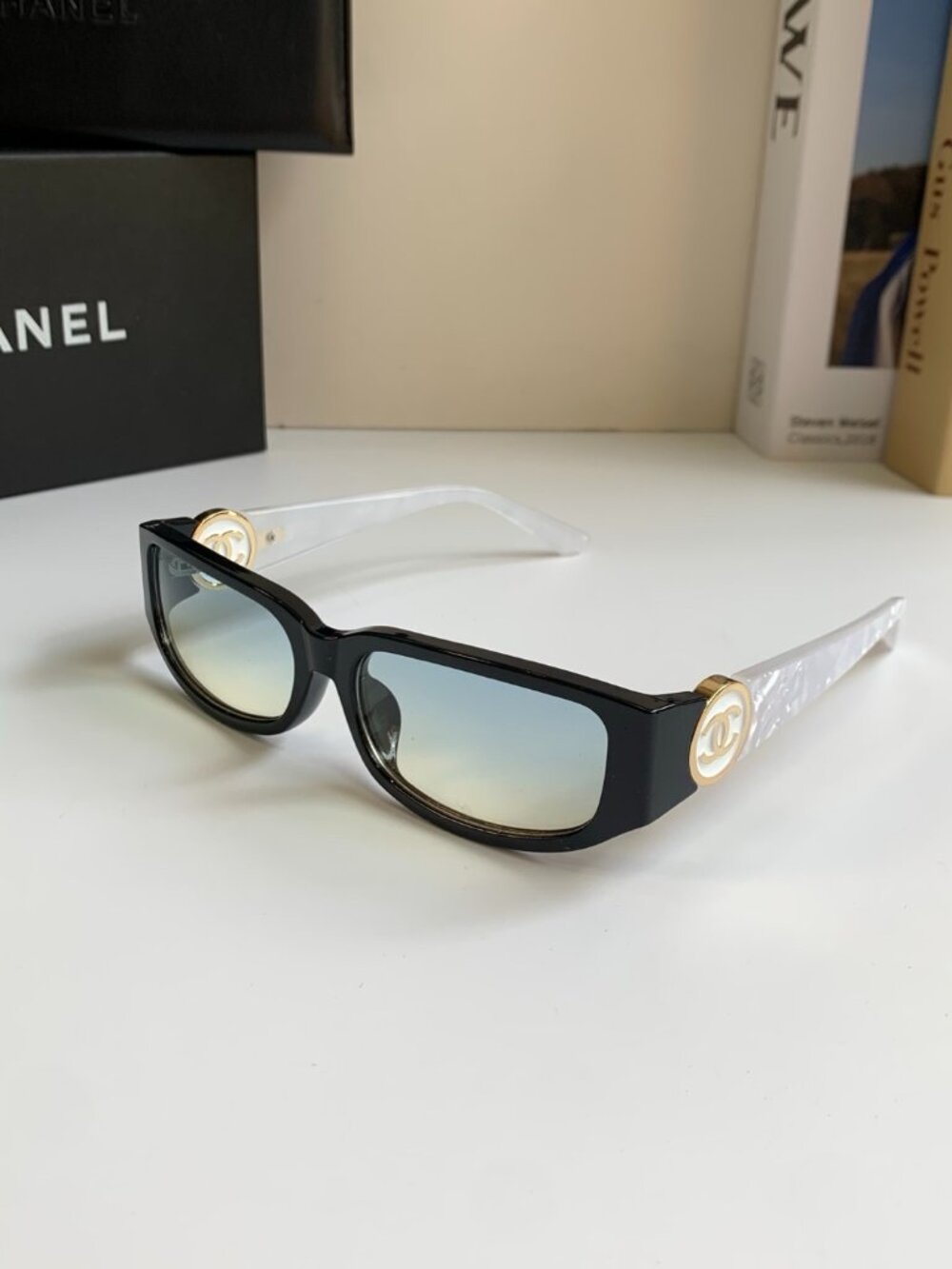 Timeless Chanel Shades 👓 Gold CC, Pearlized Legs, Oval Frame, Gradient Blue